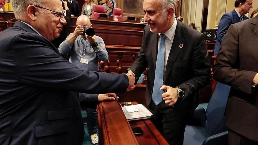 Torres disuelve el Parlamento canario e inicia el rumbo hacia las elecciones del 28 de mayo