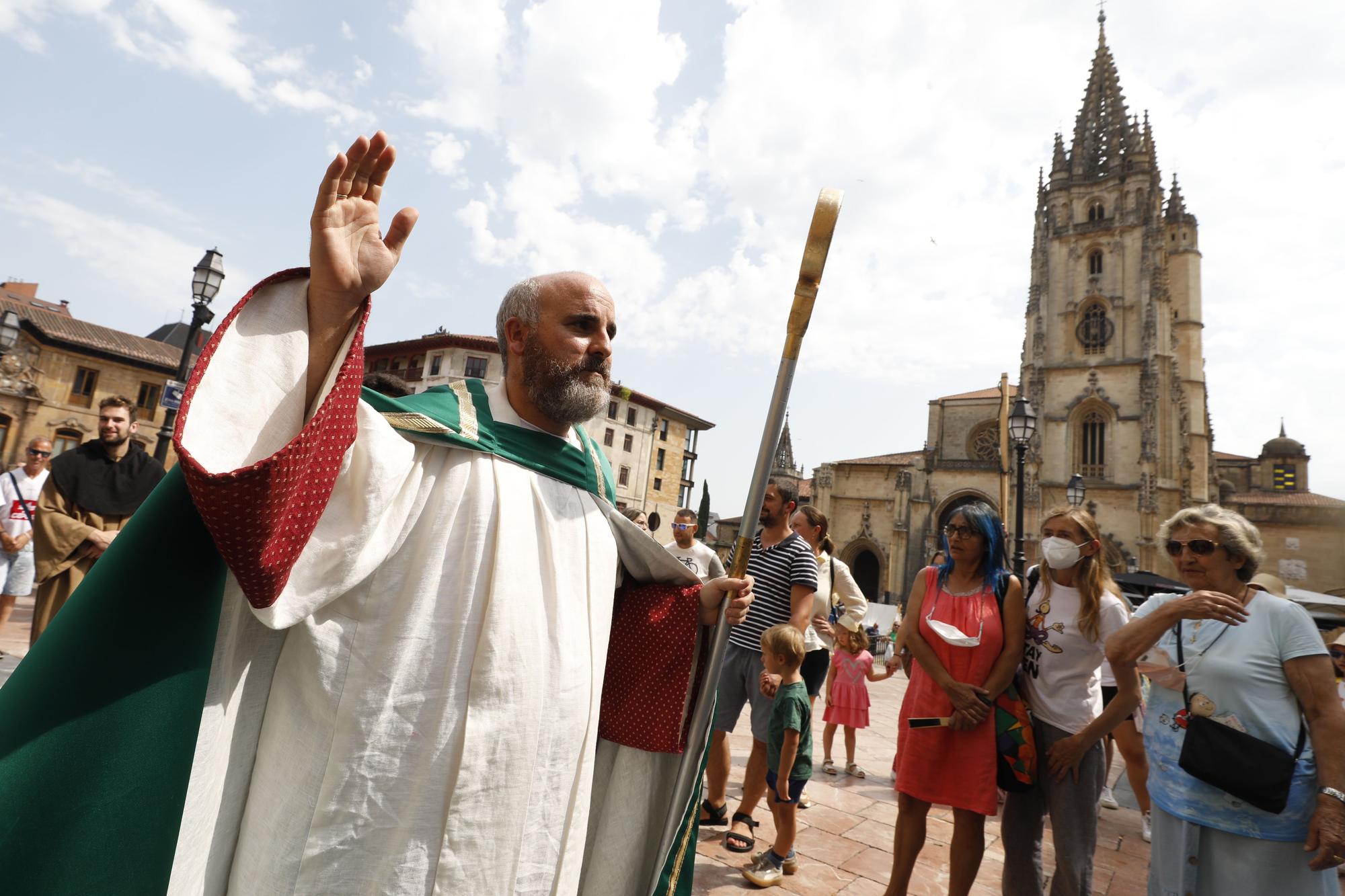 EN IMÁGENES: Broche de oro a la Edad Media ovetense con el pregón de Alfonso II