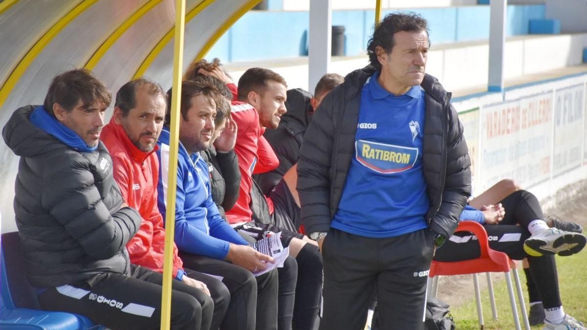 Luisito no ocultó su enfado con el equipo al término del choque.