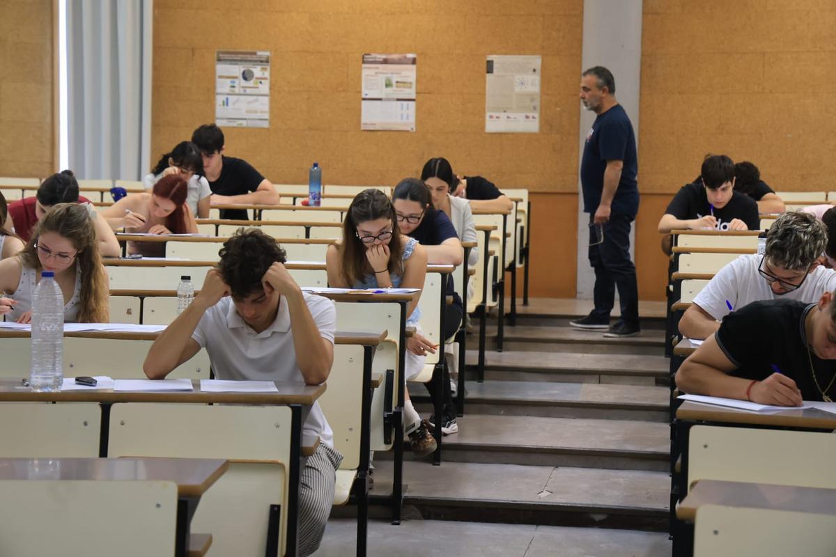 PAU 2026: arranca la Selectividad en Alicante con normalidad pese a la huelga educativa
