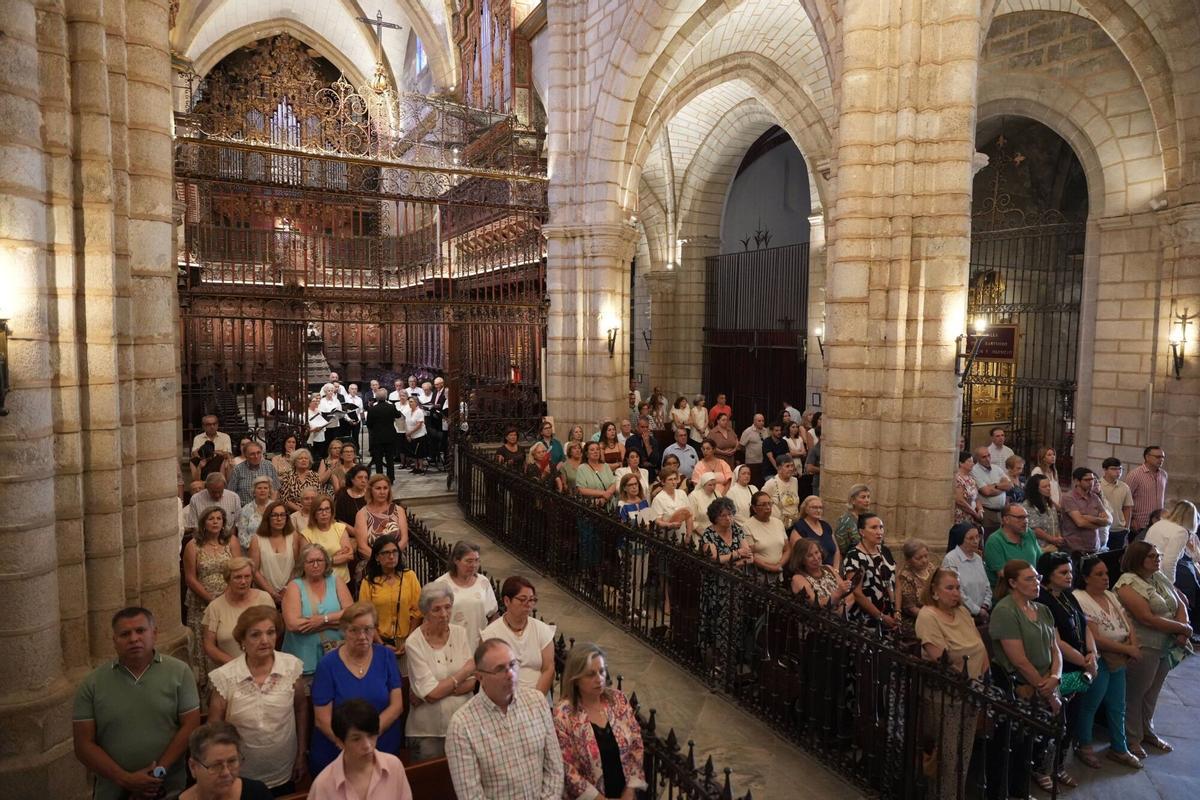 La Catedral de Badajoz, durante la ordenación del primer diácono permanente de la Archidiócesis.