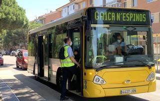 Unos 400 usuarios protestan por las deficiencias del servicio de bus en el Baix Llobregat