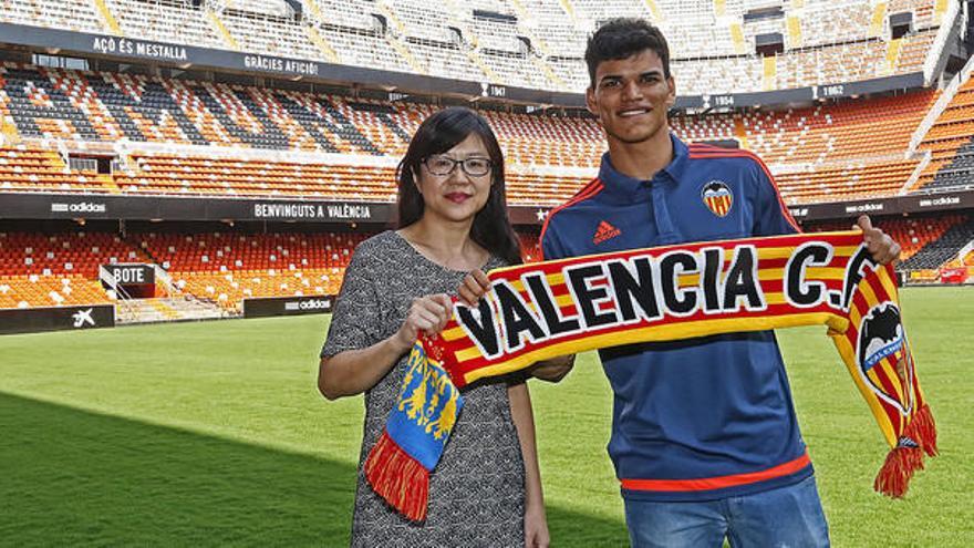 El Valencia oficializa el fichaje de Danilo Barbosa