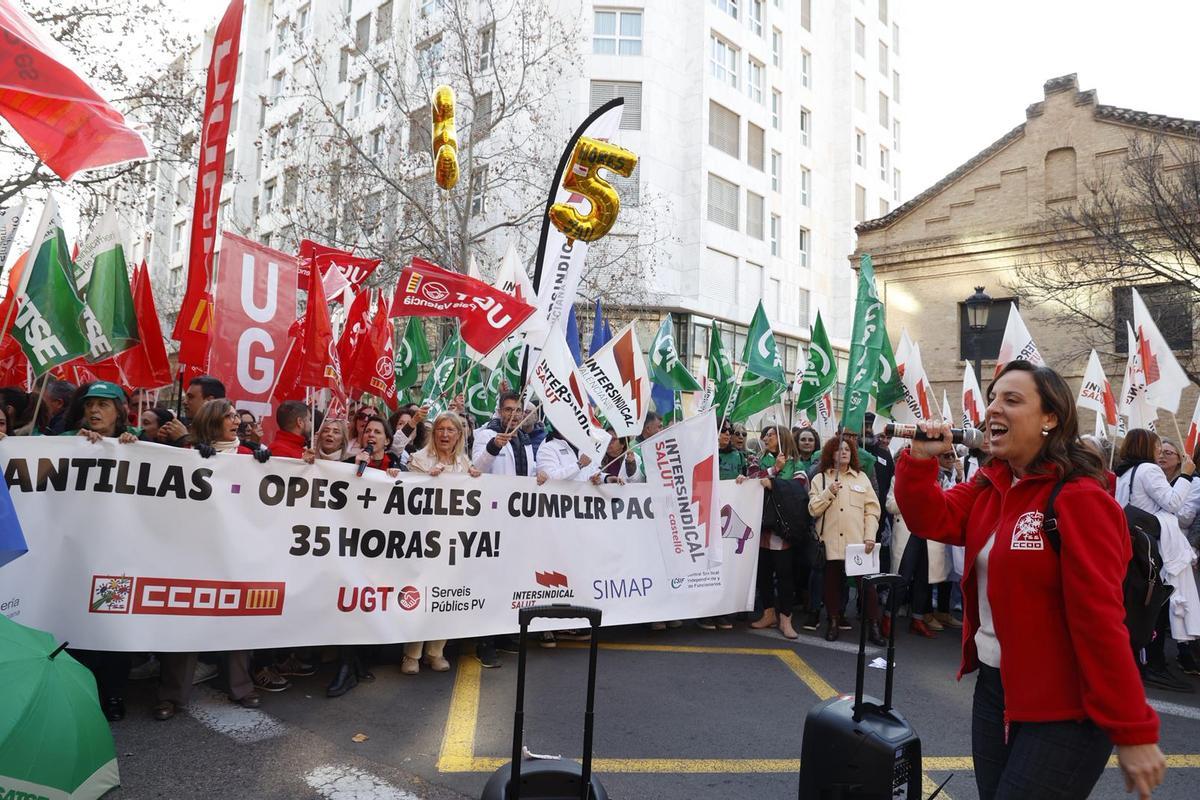 Los sindicatos sanitarios reclaman ante la Conselleria que se cumplan las 35 horas semanales y ampliar plantillas