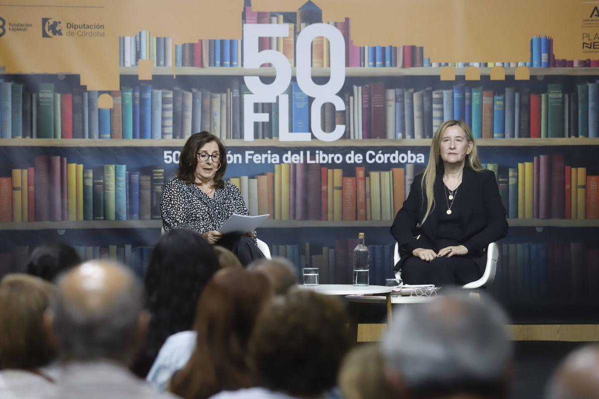 A.J.González Córdoba Luz Gabás en la Feria del libro