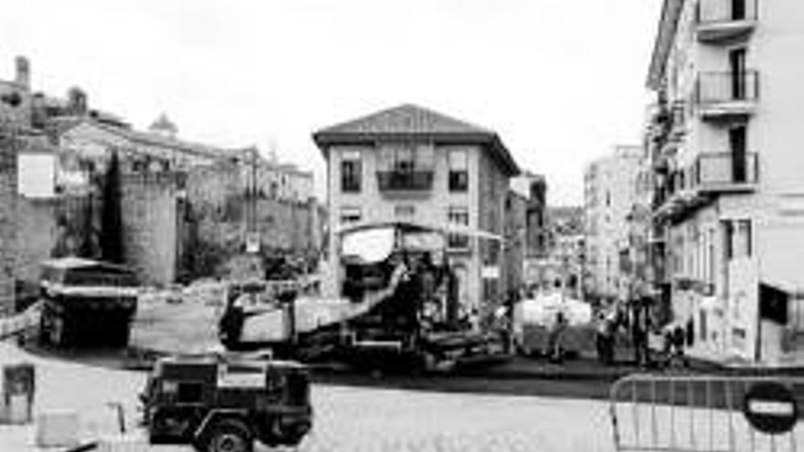 Asfaltan Berrozana y la calle Matías Montero