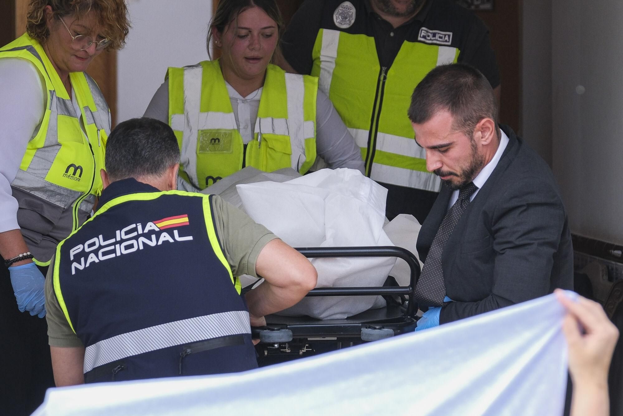 Hallan los cadáveres de una pareja en una vivienda de El Zardo