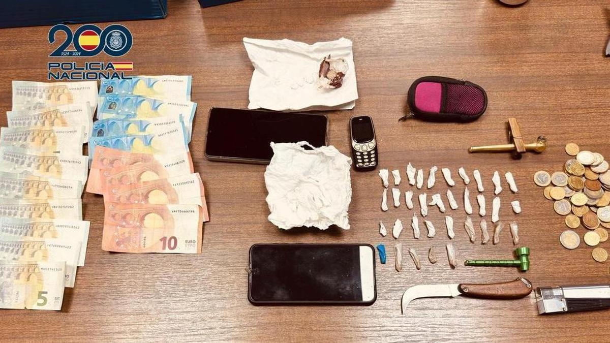 Material incautado en la detención.