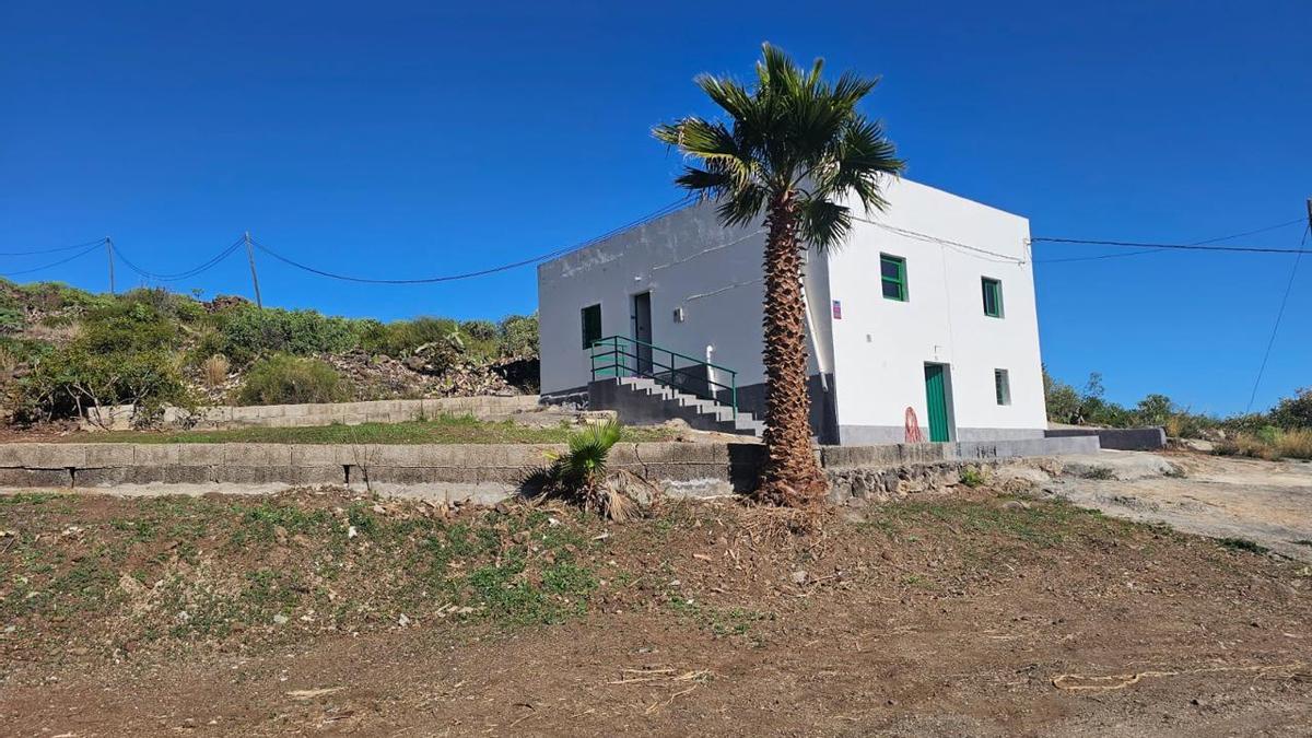 Chollazo: a la venta una casa terrera y terreno en Granadilla de Abona