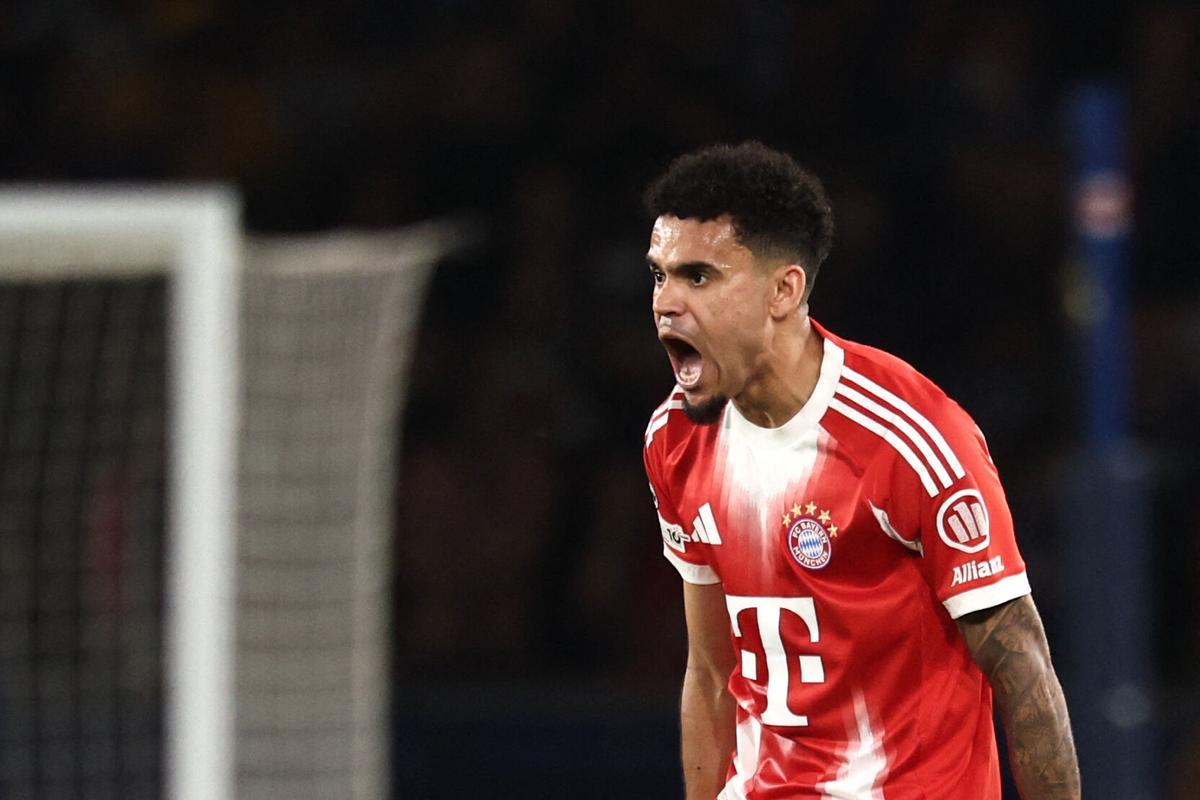 Bayern Munich's Colombian forward #14 Luis Diaz celebrates after scoring his team fourth goal during the UEFA Champions League semi-final first leg football match between Paris Saint-Germain (PSG) and Bayern Munich at the Parc des Princes in Paris on April 28, 2026. (Photo by FRANCK FIFE / AFP)