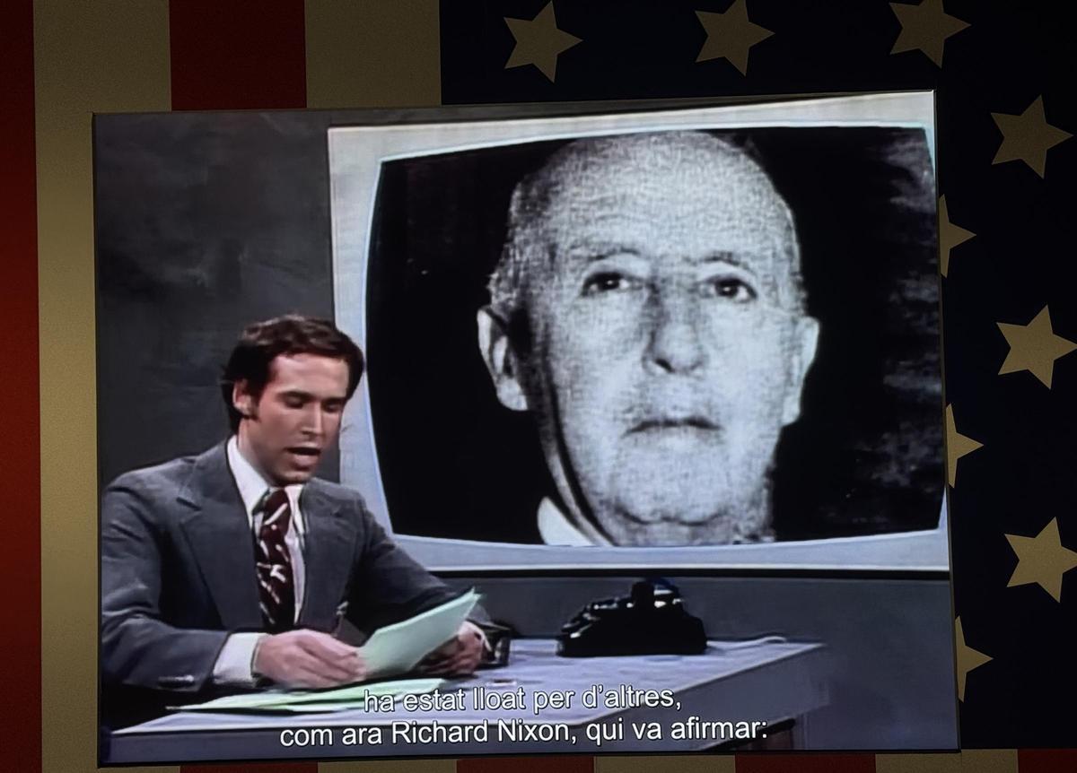 Chevy Chase, en el Saturdar Nighy Live, antifranquismo en los Estados Unidos del franquista Nixon.