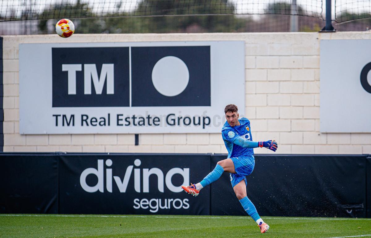Raúl Jiménez, portero del Valencia Mestalla