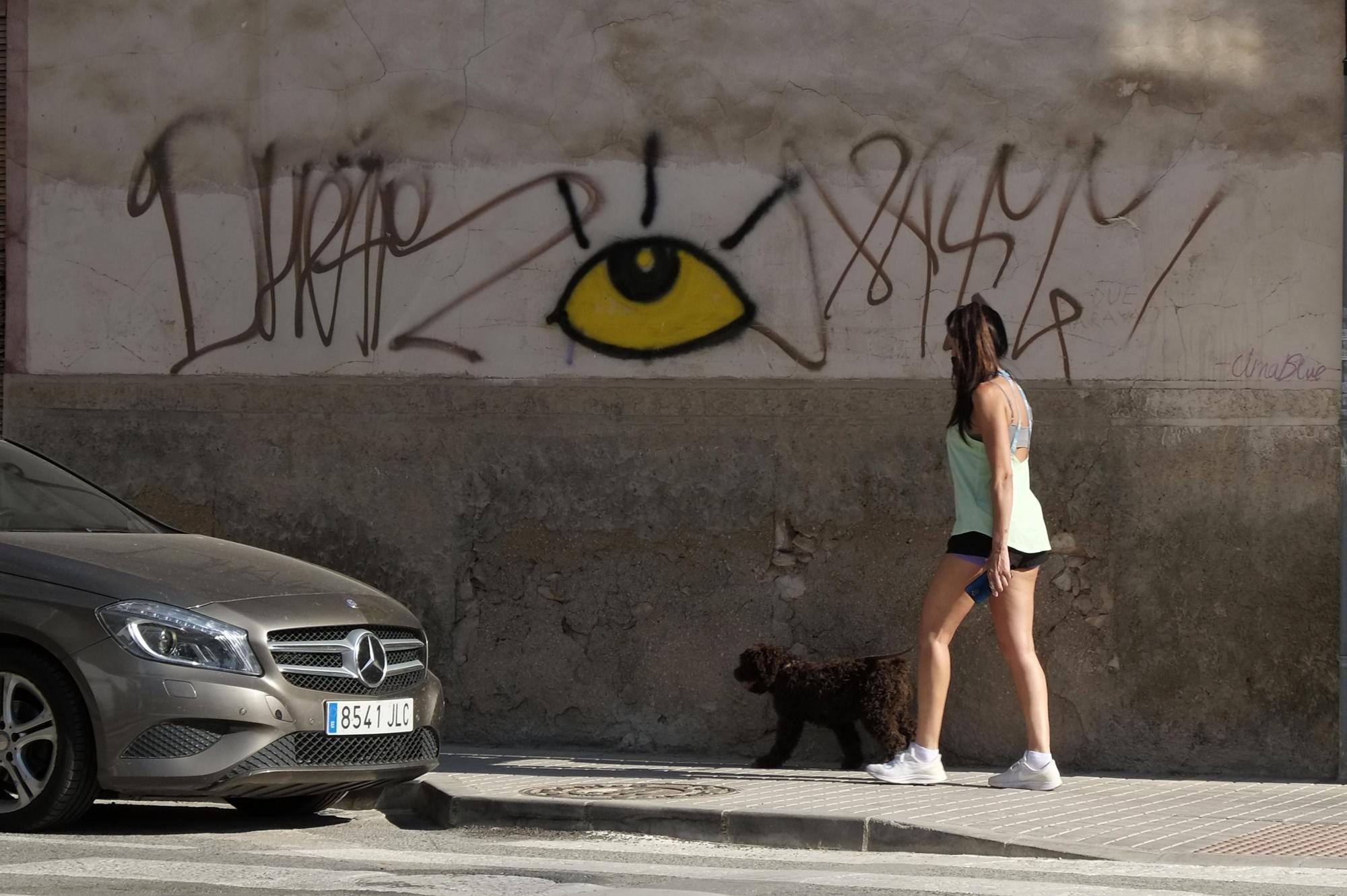 Las pintadas de ojos que marcan Elche