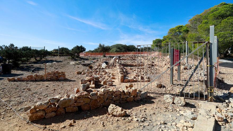 Un vallado equivalente a tres campos de fútbol para evitar el vandalismo en sa Caleta