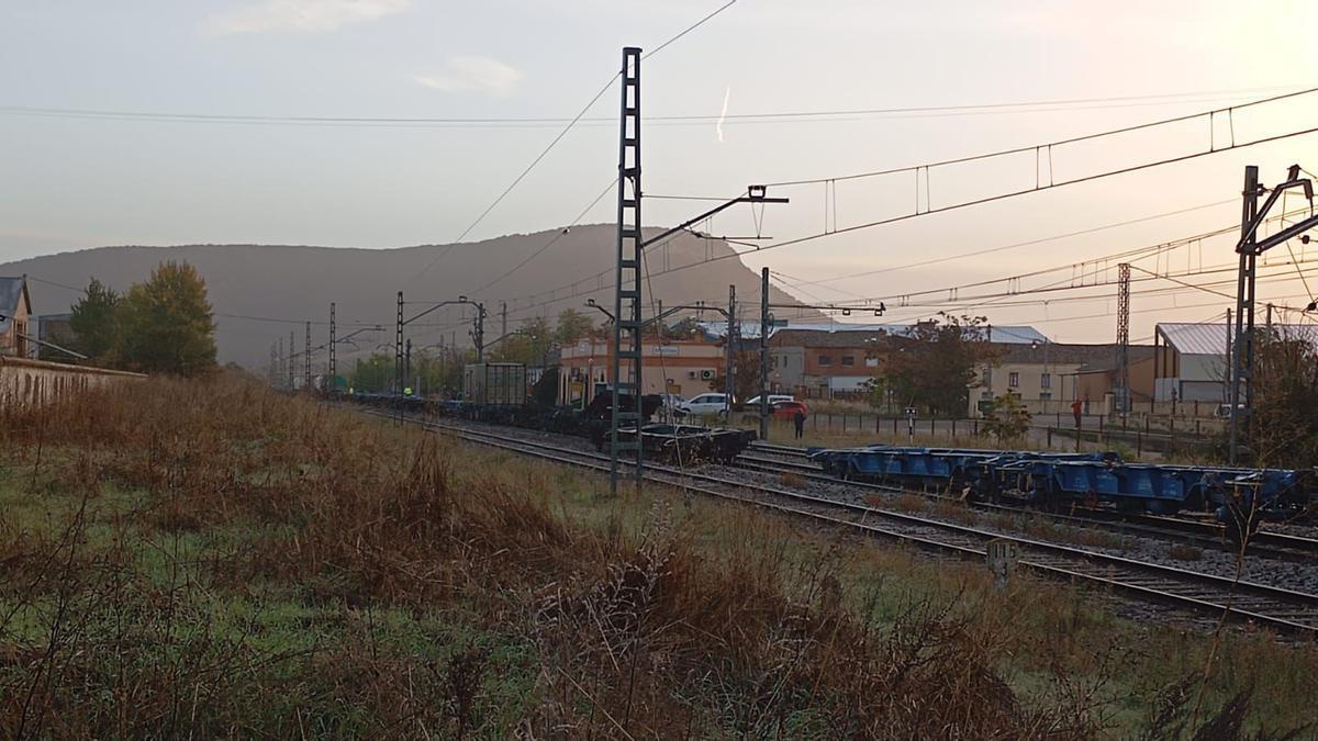 El tren descarrilado en Guadalajara.