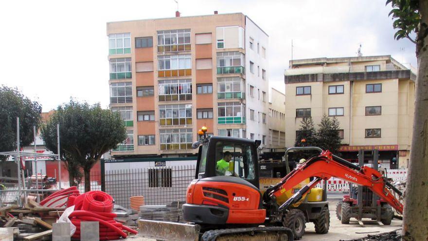 Obras en el cruce de Sol y Mar en la rúa Areal. |   // I. R.