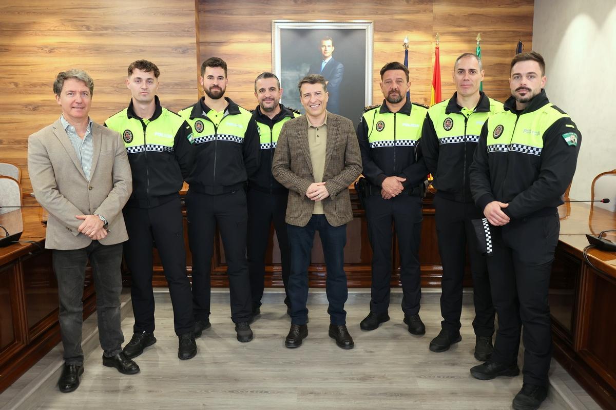 El Ayuntamiento de Torrox quierer llegar a 50 agentes de la Policía Local al final del mandato.