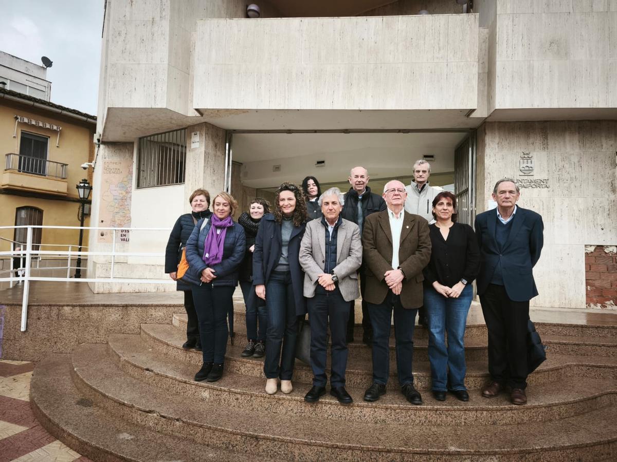 Los representantes municipales que han participado en l reunión con Mérida y Dómine.
