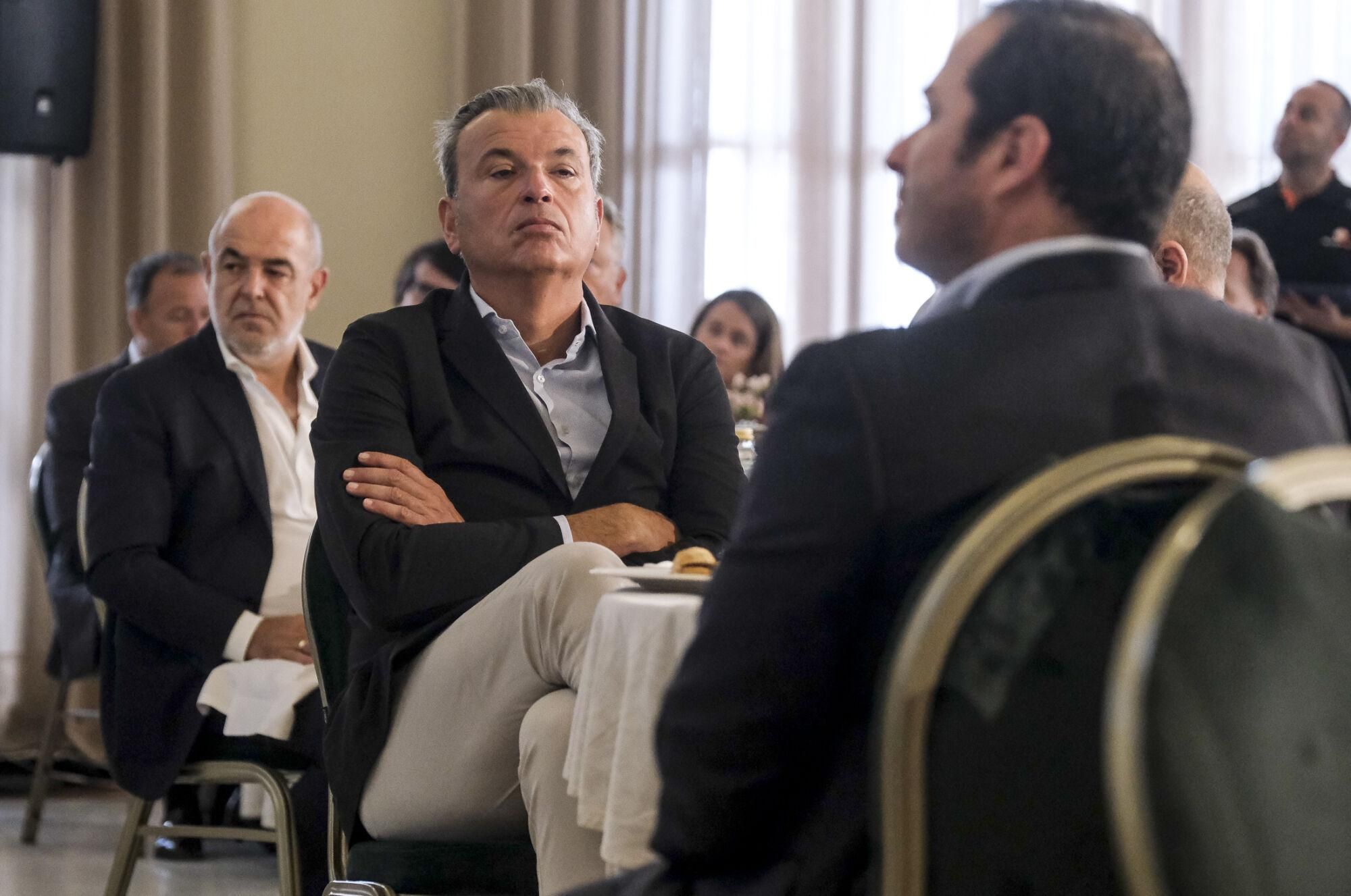 Encuentro informativo con Ángel Víctor Torres, ministro de Política Territorial y Memoria Democrática de España 