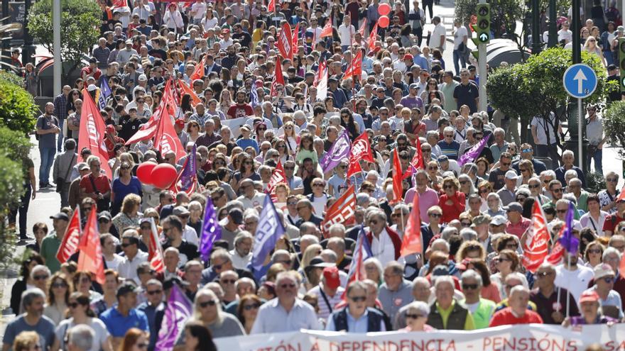 El Primero de Mayo en Vigo reclama subida de salarios y bajada de precios