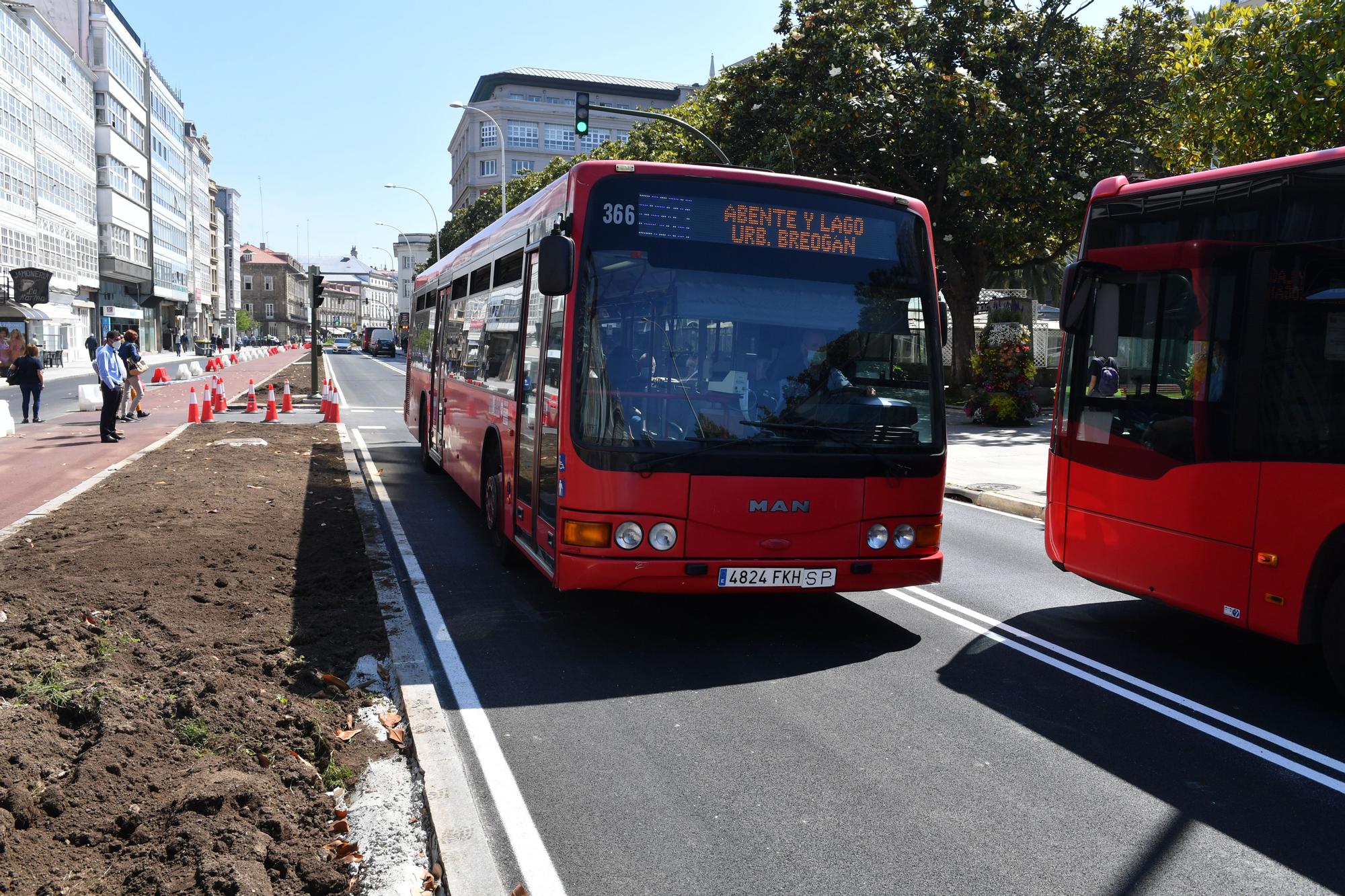 Rúa Nova ya es peatonal y cambia el tráfico en los Cantones