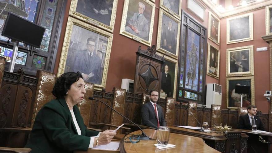 La historiadora Maria Barceló leyó su pregón ayer en el salón de plenos de Cort.