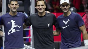 Novak Djokovic, Roger Federer y Rafa Nadal, durante un torneo en Londres en 2022. | Kin Cheung / AP FILE - From left, Serbias Novak Djokovic, Switzerlands Roger Federer and Spains Rafael Nadal attend a training session ahead of the Laver Cup tennis tournament at O2 in London, Thursday, Sept. 22, 2022. (AP Photo/Kin Cheung, File)