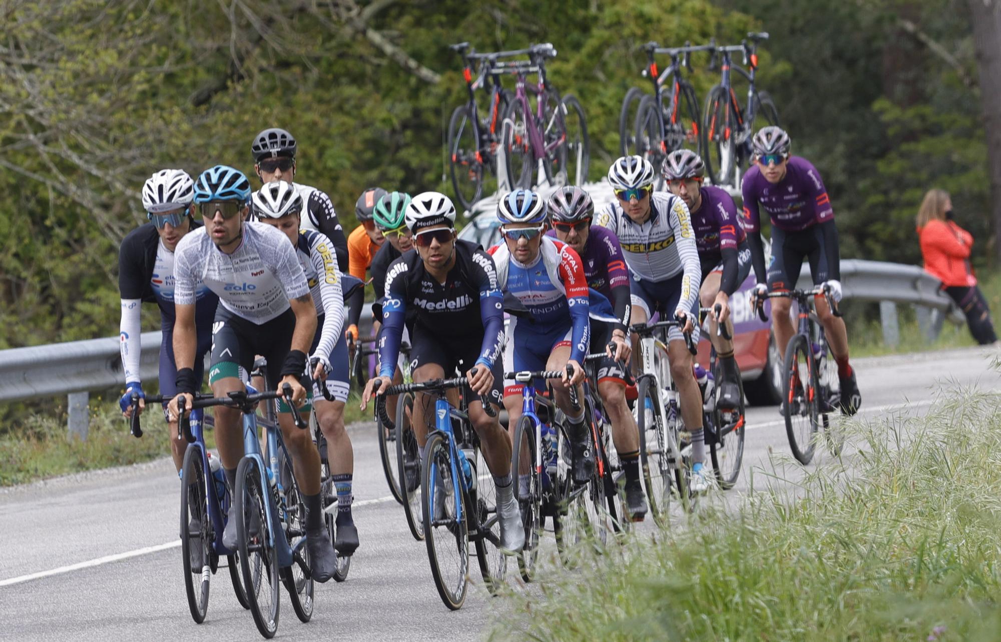La segunda etapa de la Vuelta Ciclista a Asturias, en imágenes