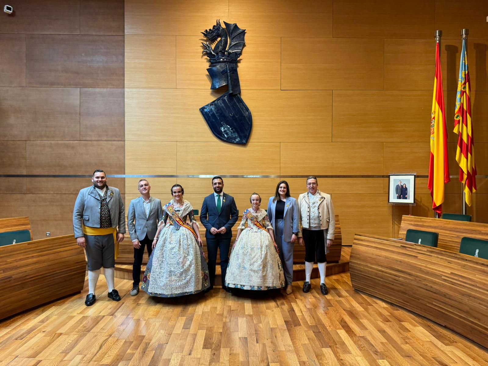 La Diputación de Valencia recibe a las falleras mayores de Sagunt