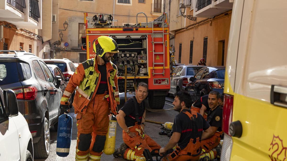 Movilizan un amplio dispositivo tras un aviso por un incendio en el casco antiguo de Xàtiva