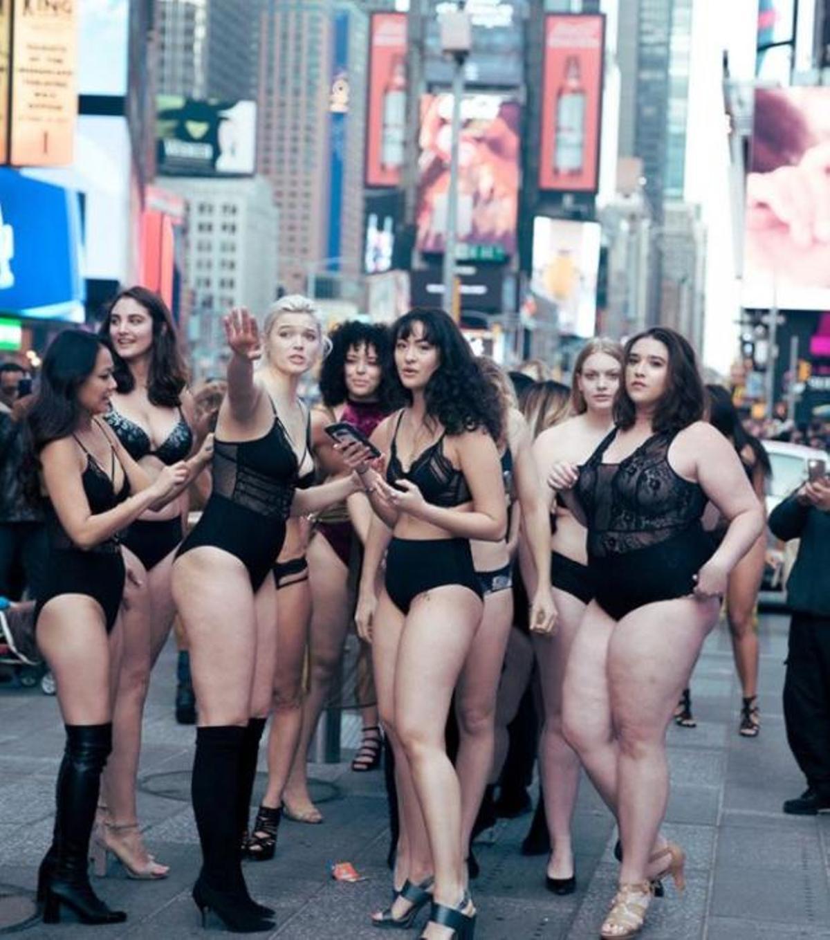 Desfilada contra les cànons de belles a Times Squa