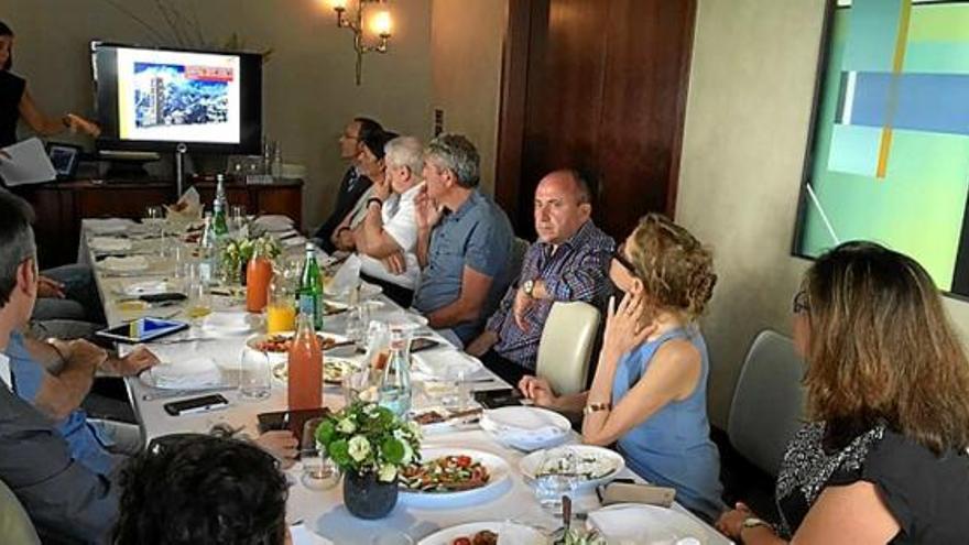 Els responsables turístics del Pirineu durant la reunió a Tel Aviv