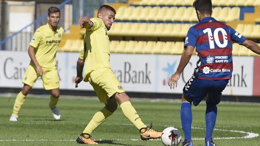 El Villarreal B salva un punto pese a acabar con diez ante el Alcoyano