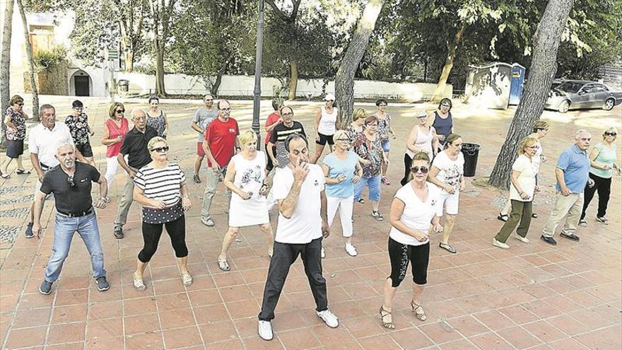 Arrancan las sesiones de bailes latinos en el Termet