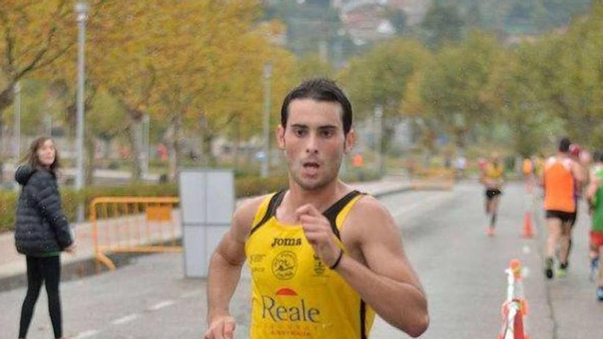 Iván Roade, durante su participación en el Medio Maratón de Pontevedra.