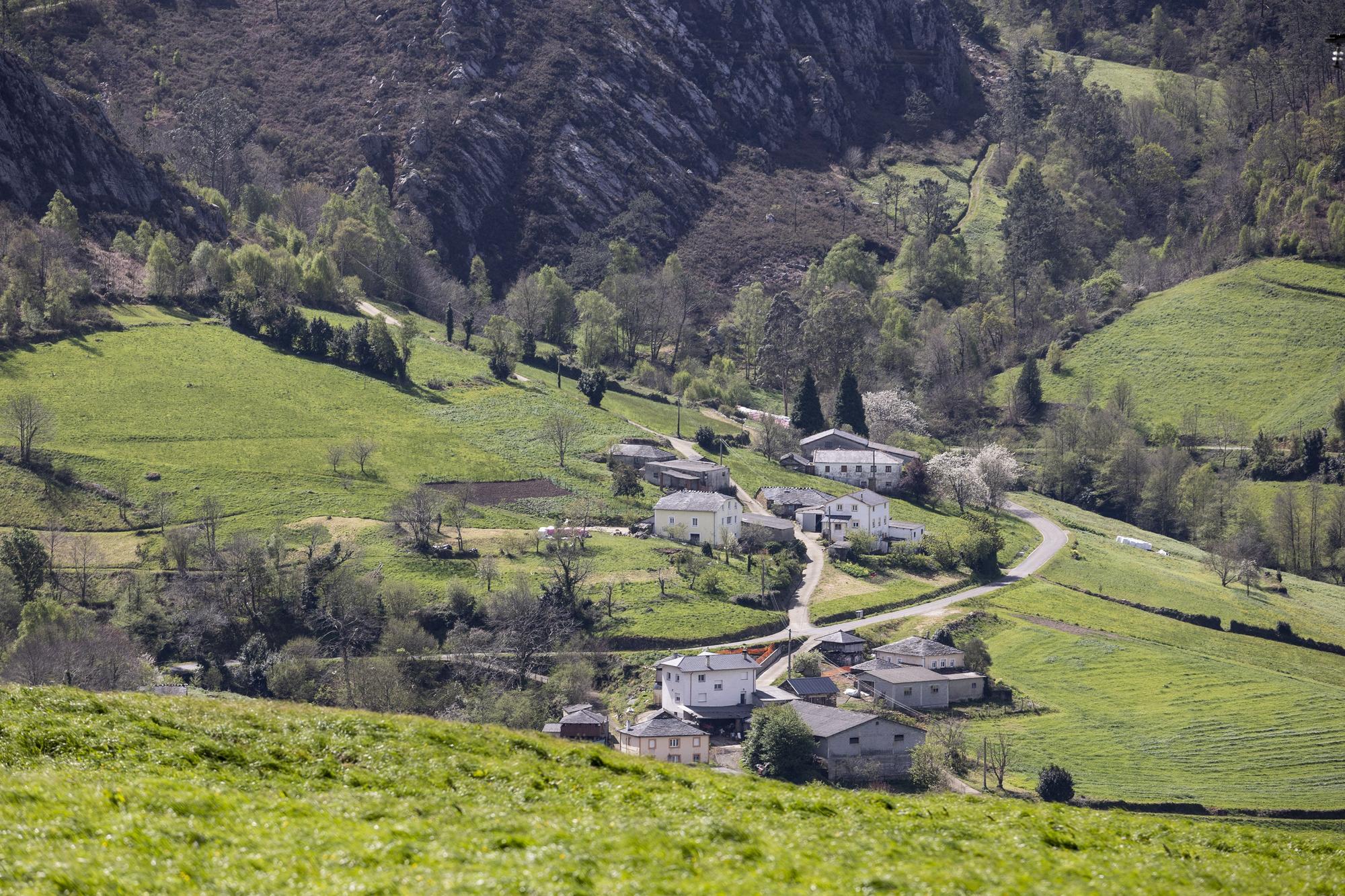 Asturianos en Villayón, un recorrido por el municipio