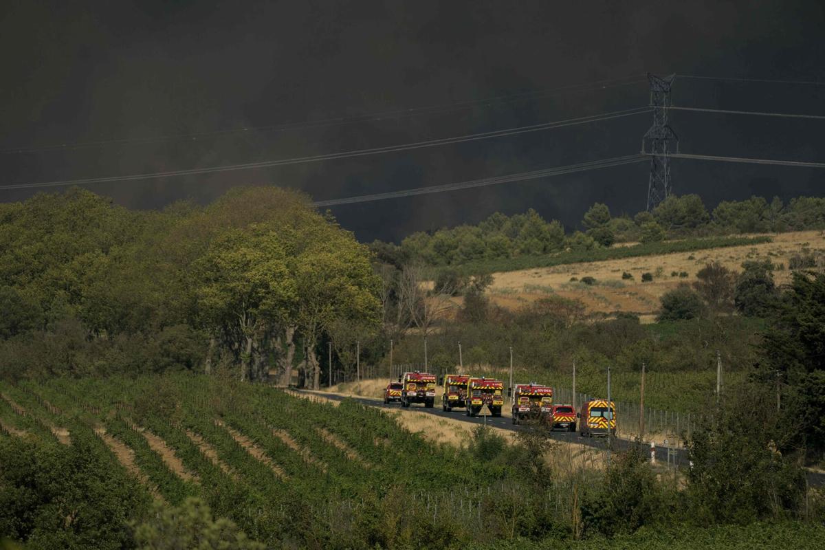 Un incendio declarado en el sur de Francia ya calcina 4.000 hectáreas