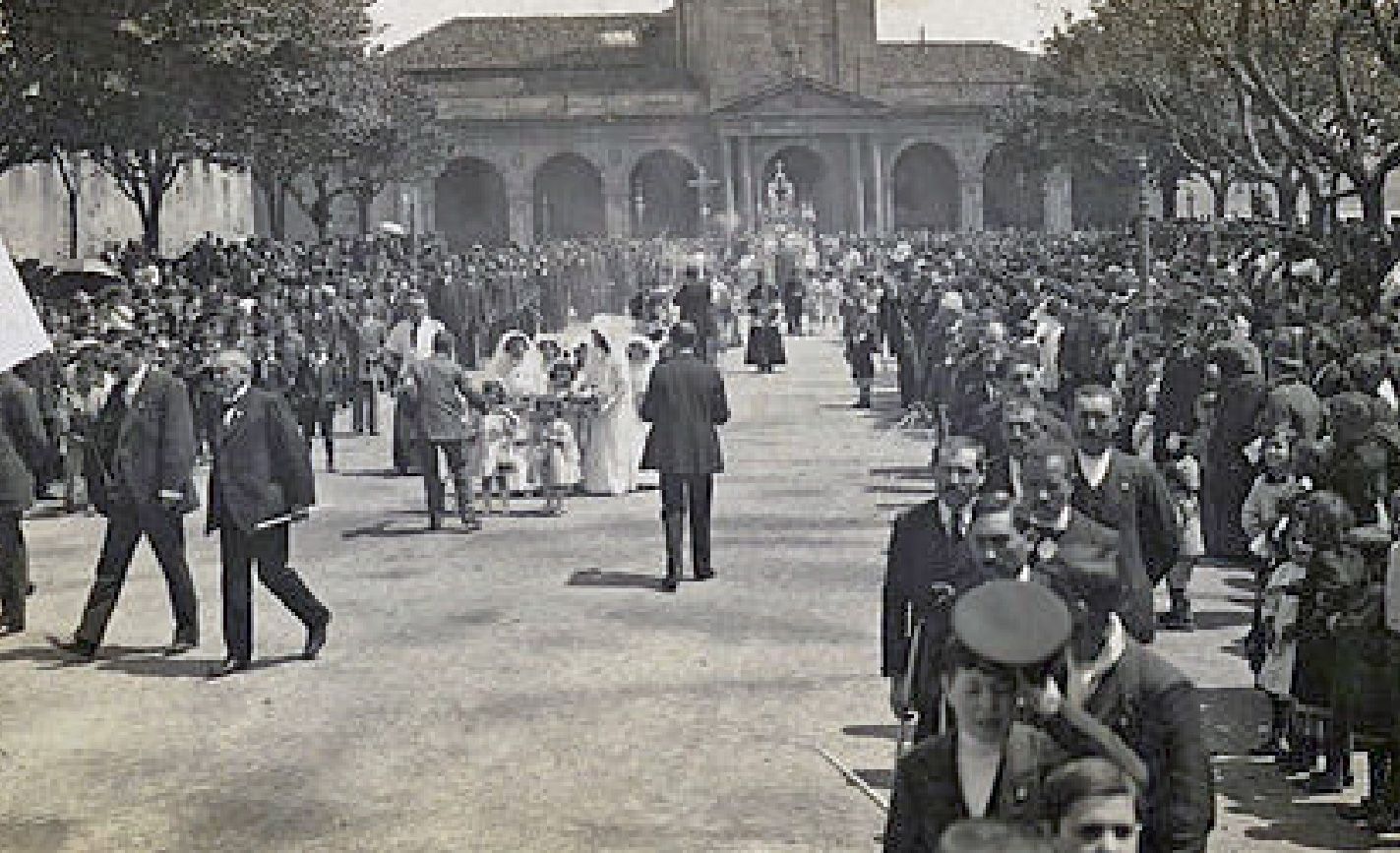 Ocho imágenes del Corpus Christi en Gijón