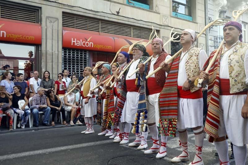 Actos del 9 d'Octubre: Desfile de Moros y Cristianos