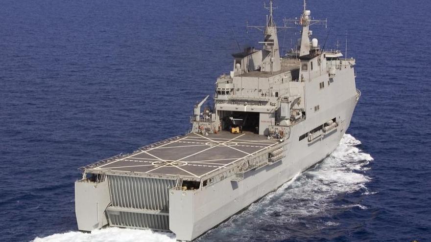 El buque &#039;Galicia&#039; de la Armada llega al Puerto de València para ayudar a los afectados por la DANA