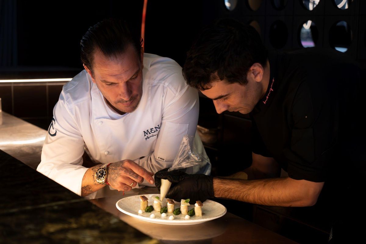 La carta de Mena está ideada por el chef Aurelio Morales