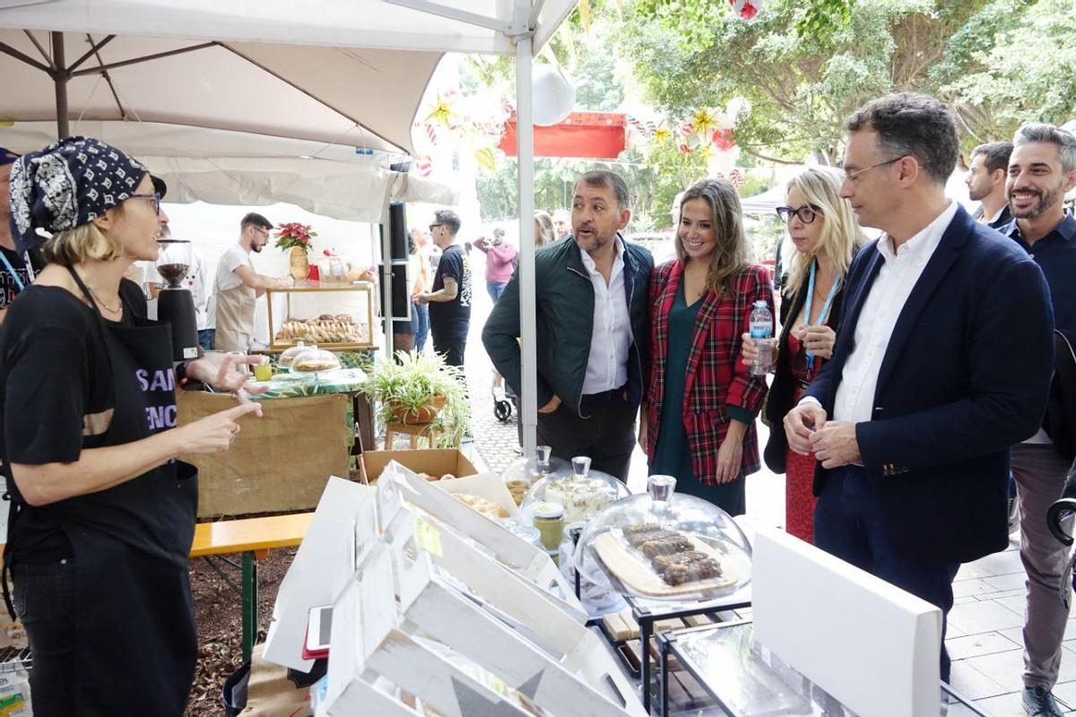 El alcalde, junto a otros miembros de la Corporación, en Plenilunio.