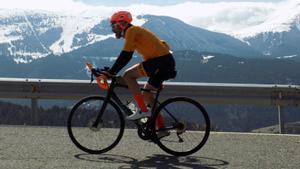 El Tourmalet: Jordi Badia, l’alcalde Calaf que fa la Volta amb bici per l’ictus