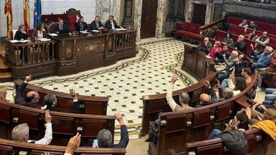 Enfrentamiento abierto: Paterna y Burjassot votan en contra del punto de residuos dana de la Emtre