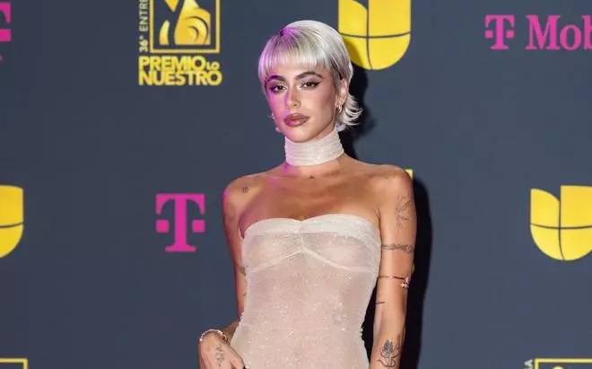 Todos los gestos y pruebas que confirman la relación entre Tini Stoessel y Young Miko