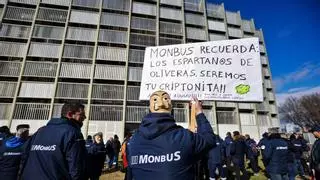 El AMB buscará acercar un acuerdo entre Monbus y sus conductores de autobús en el Baix Llobregat