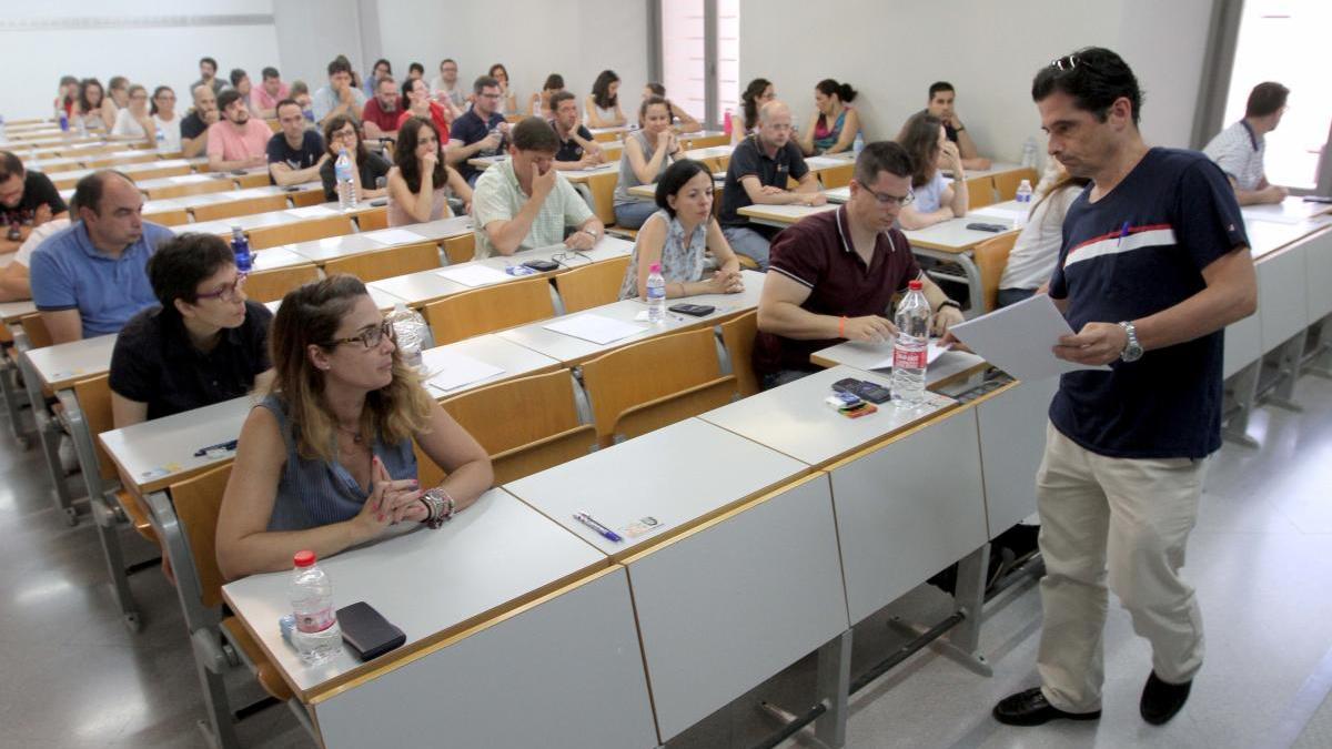 Educación quiere mandar las oposiciones de Secundaria al verano de 2021