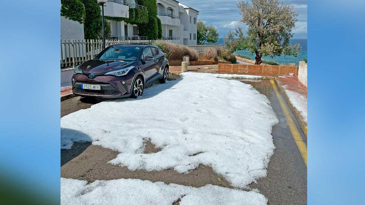 Granizada en Cala Agulla