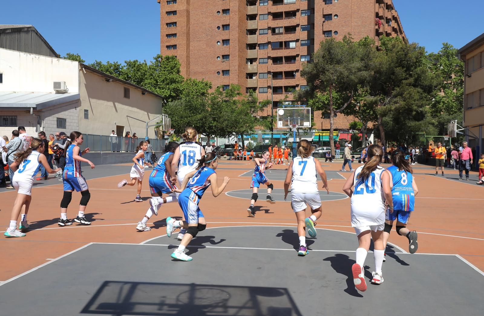 En imágenes | El XXI torneo de baloncesto Doctor Azúa congrega a 1.200 participantes