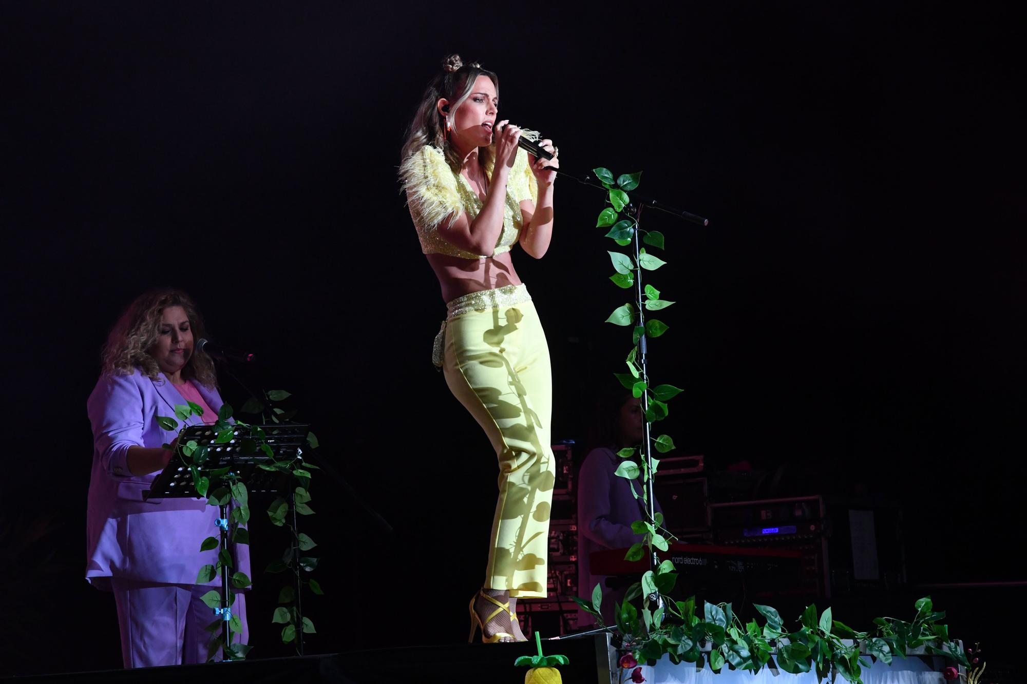 Edurne canta a su ‘Catarsis’ en María Pita